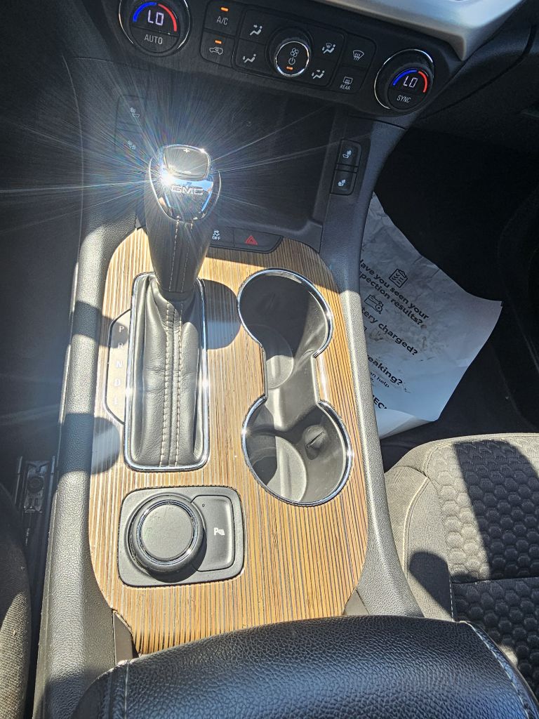 Photo 18 of this GMC ACADIA