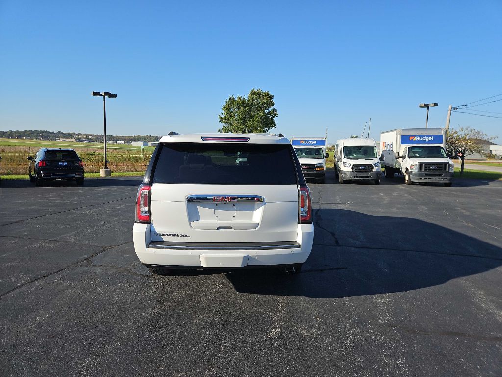 Photo 3 of this GMC YUKON XL