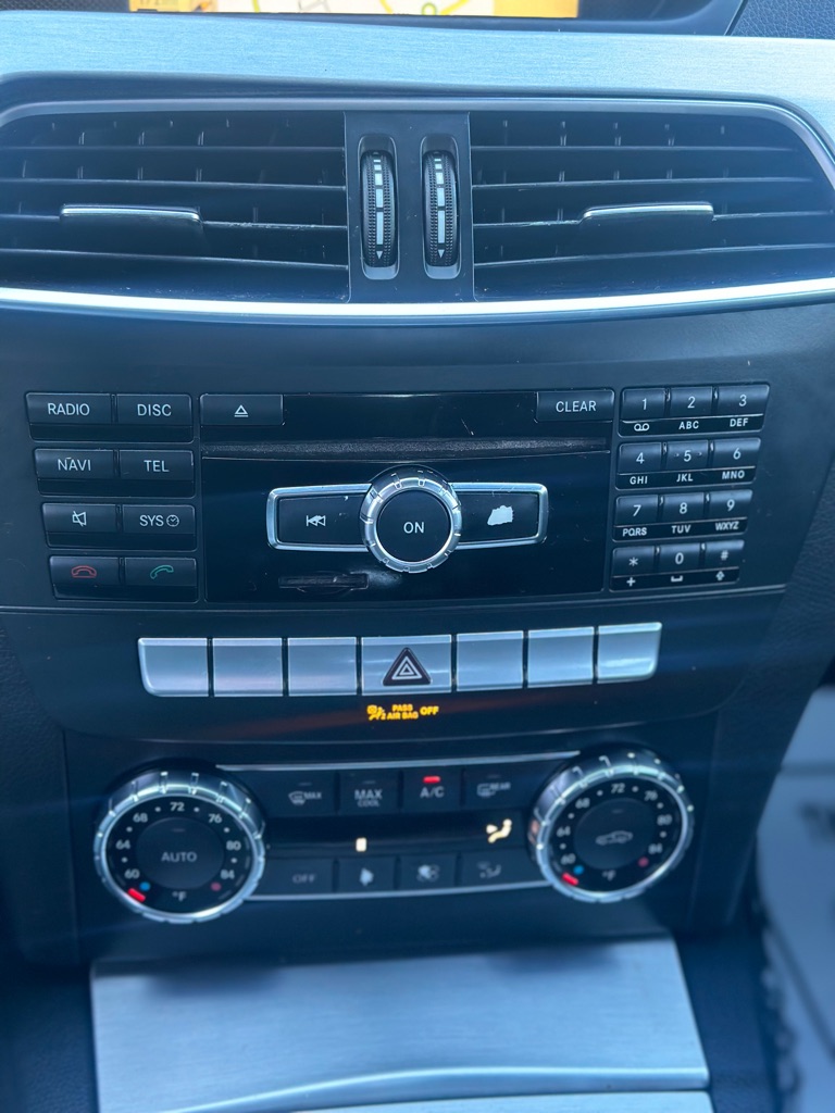 Photo 13 of this MERCEDES-BENZ C-CLASS