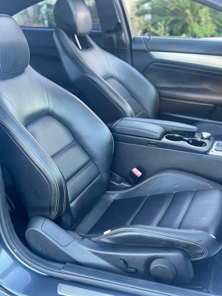 Photo 18 of this MERCEDES-BENZ C-CLASS