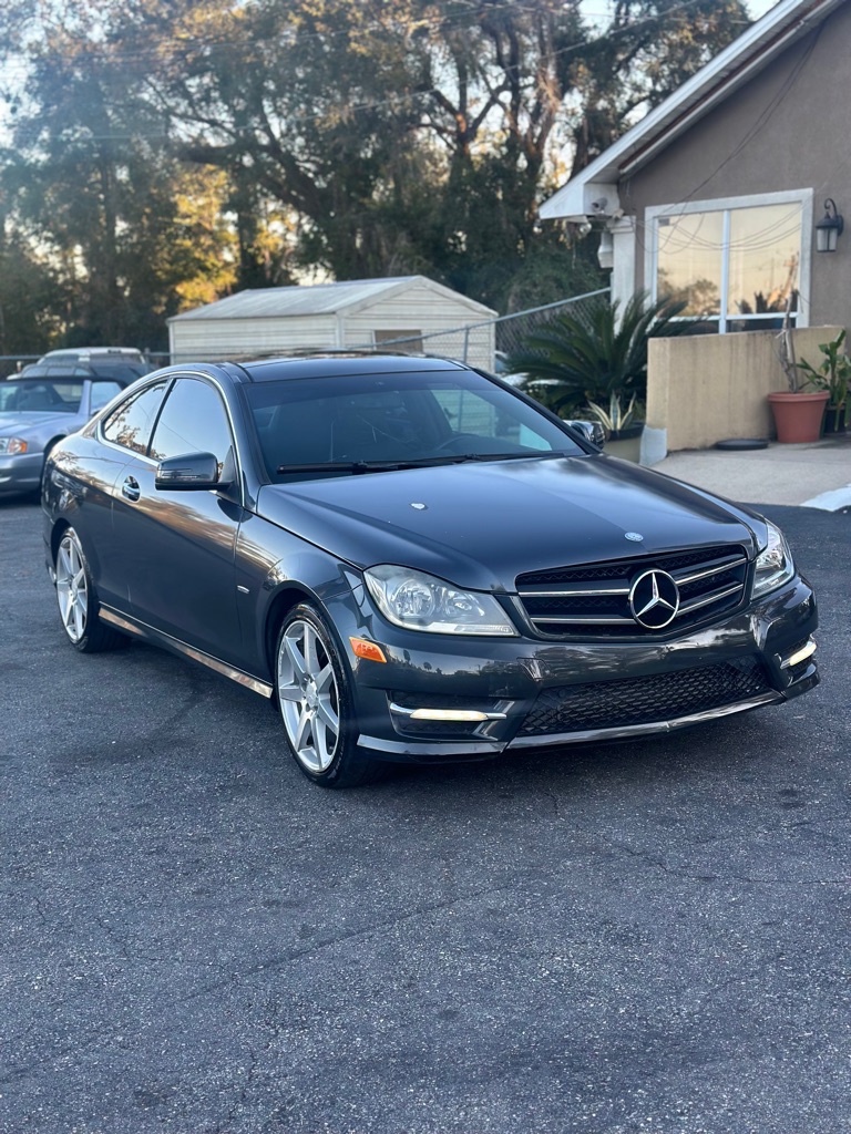 Photo 2 of this MERCEDES-BENZ C-CLASS