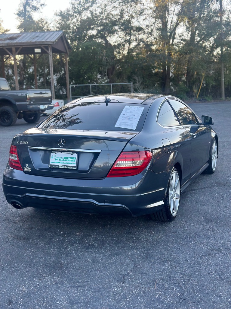 Photo 4 of this MERCEDES-BENZ C-CLASS
