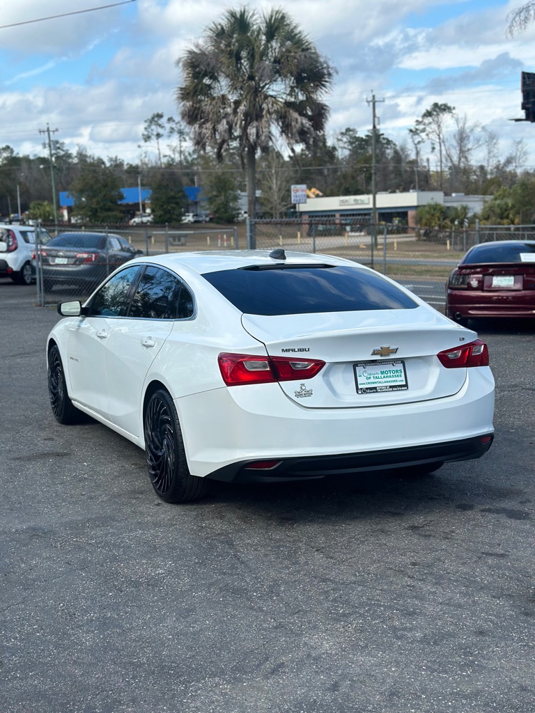 Photo 3 of this CHEVROLET MALIBU