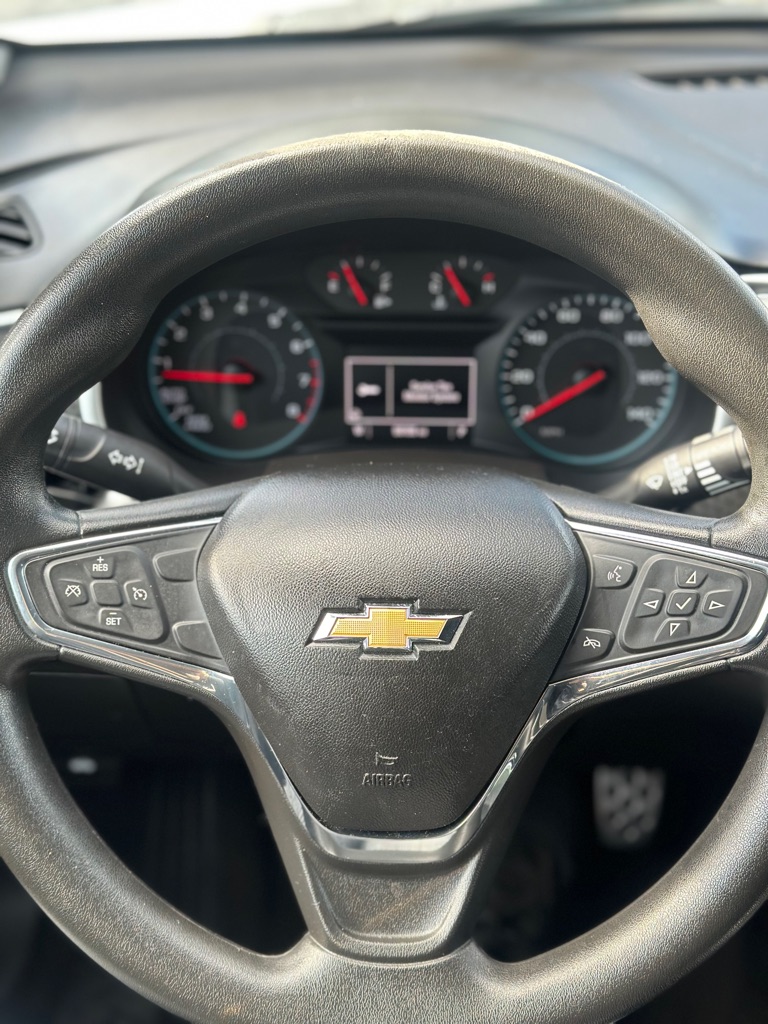 Photo 9 of this CHEVROLET MALIBU