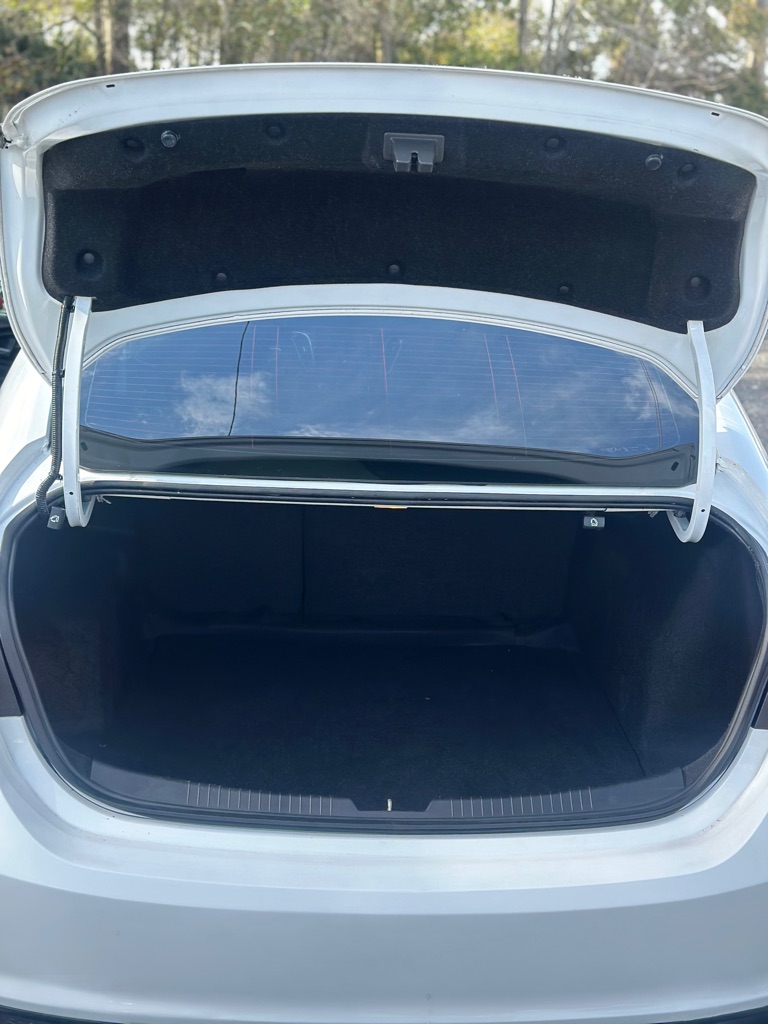 Photo 20 of this CHEVROLET MALIBU