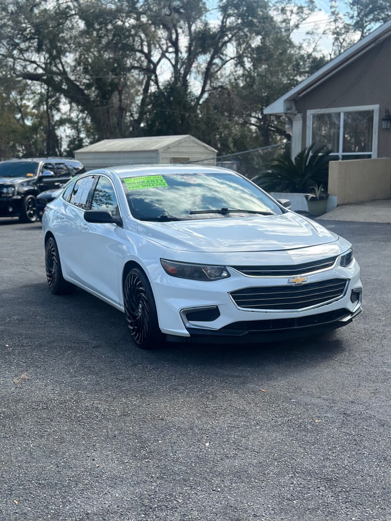 Photo 2 of this CHEVROLET MALIBU