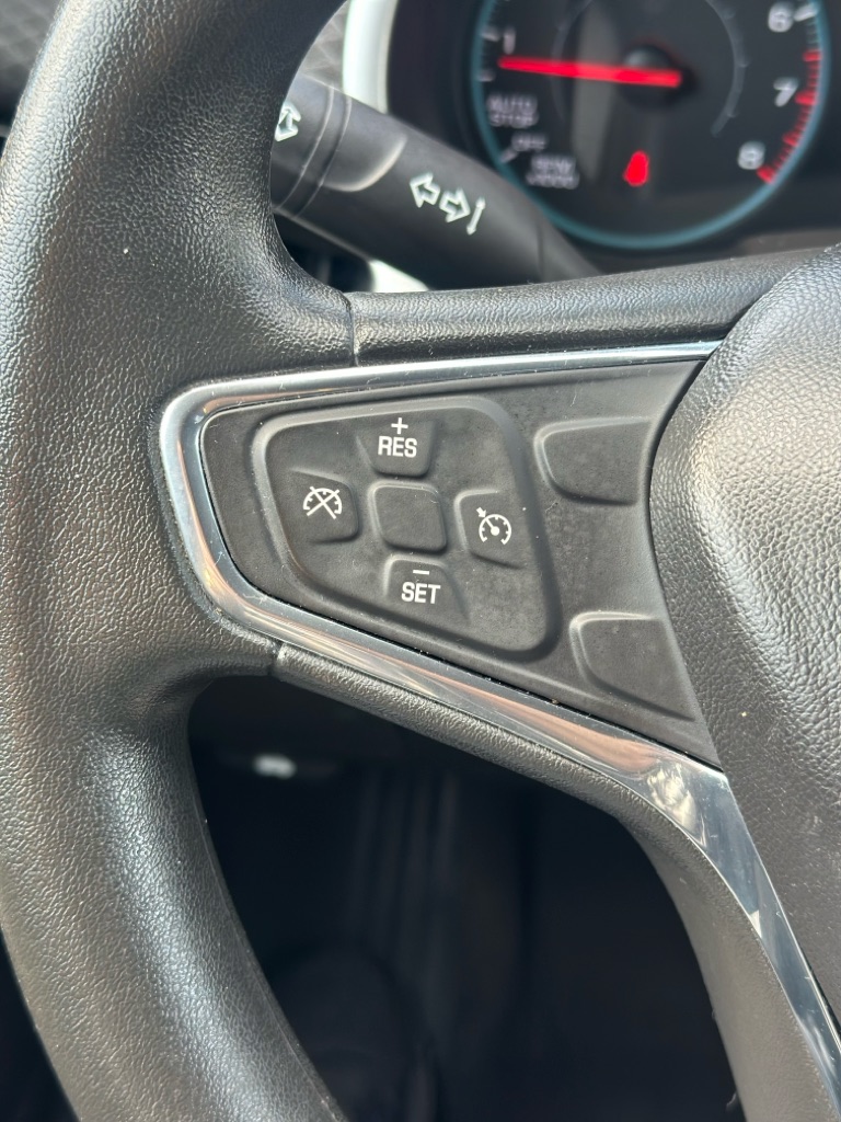 Photo 11 of this CHEVROLET MALIBU