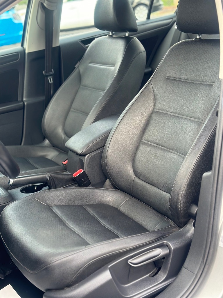 Photo 10 of this VOLKSWAGEN JETTA