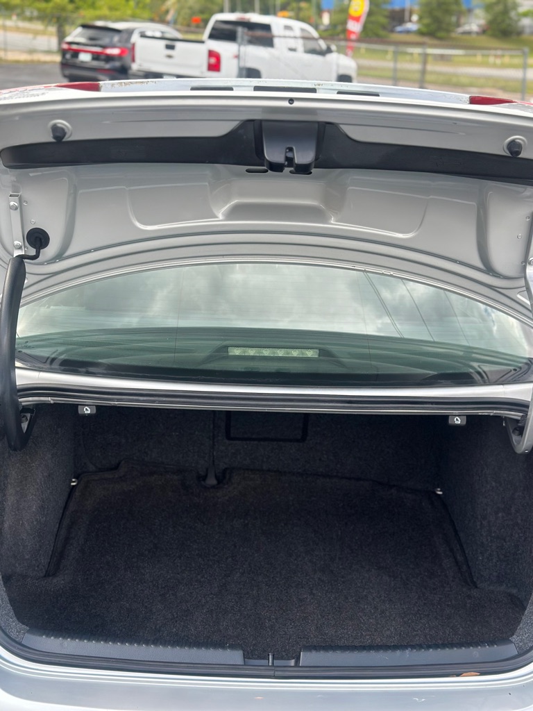 Photo 23 of this VOLKSWAGEN JETTA