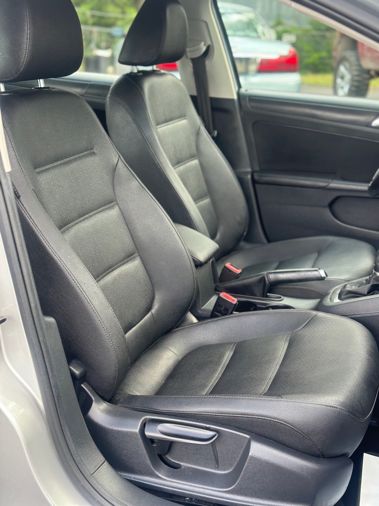 Photo 20 of this VOLKSWAGEN JETTA