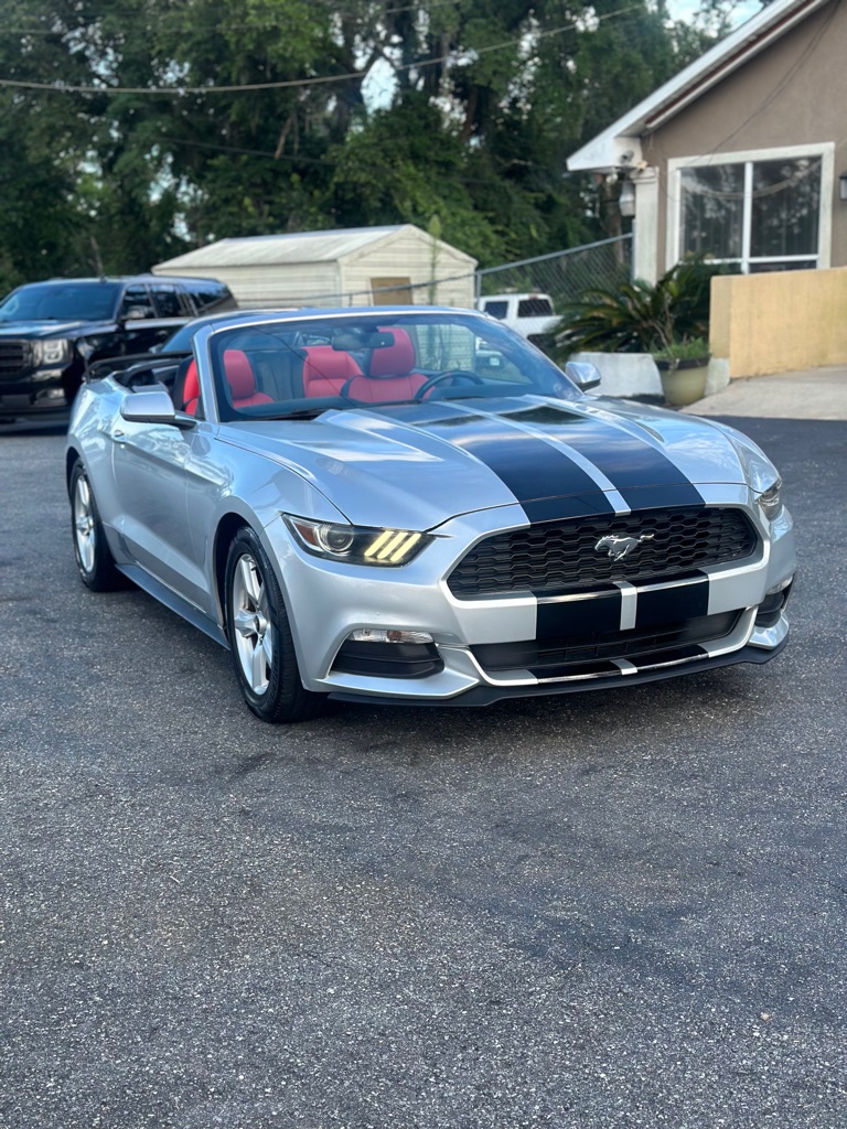 Photo 2 of this FORD MUSTANG