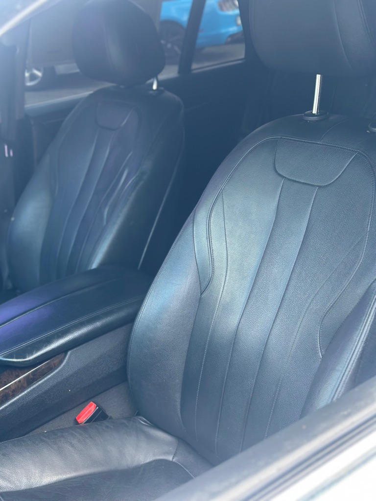 Photo 8 of this BMW X5