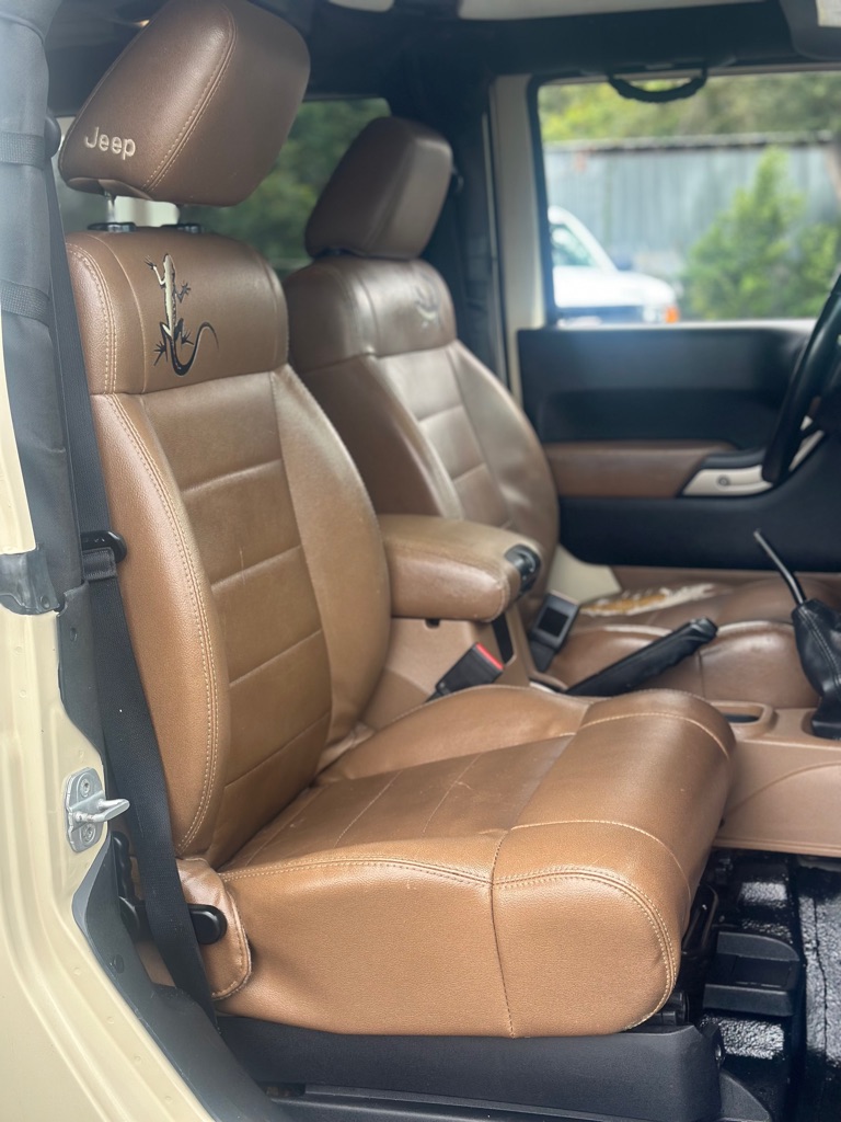 Photo 30 of this JEEP WRANGLER
