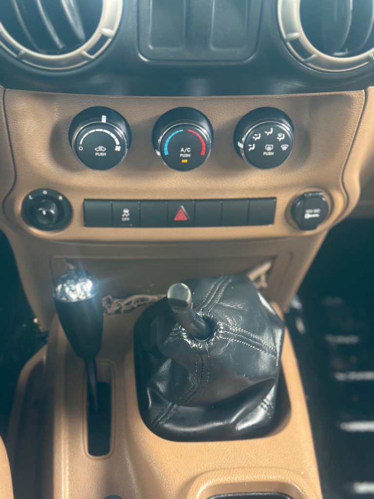 Photo 28 of this JEEP WRANGLER