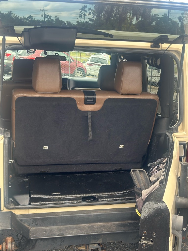 Photo 16 of this JEEP WRANGLER