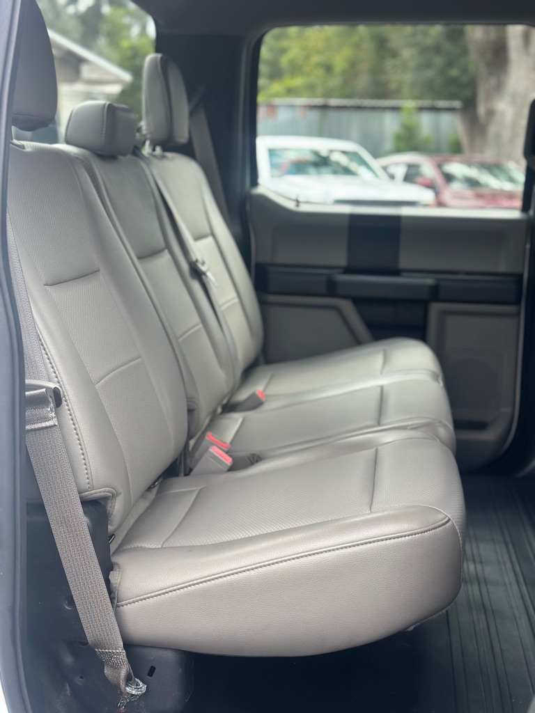 Photo 19 of this FORD F150