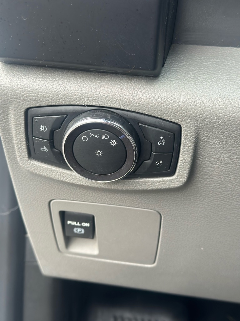 Photo 12 of this FORD F150
