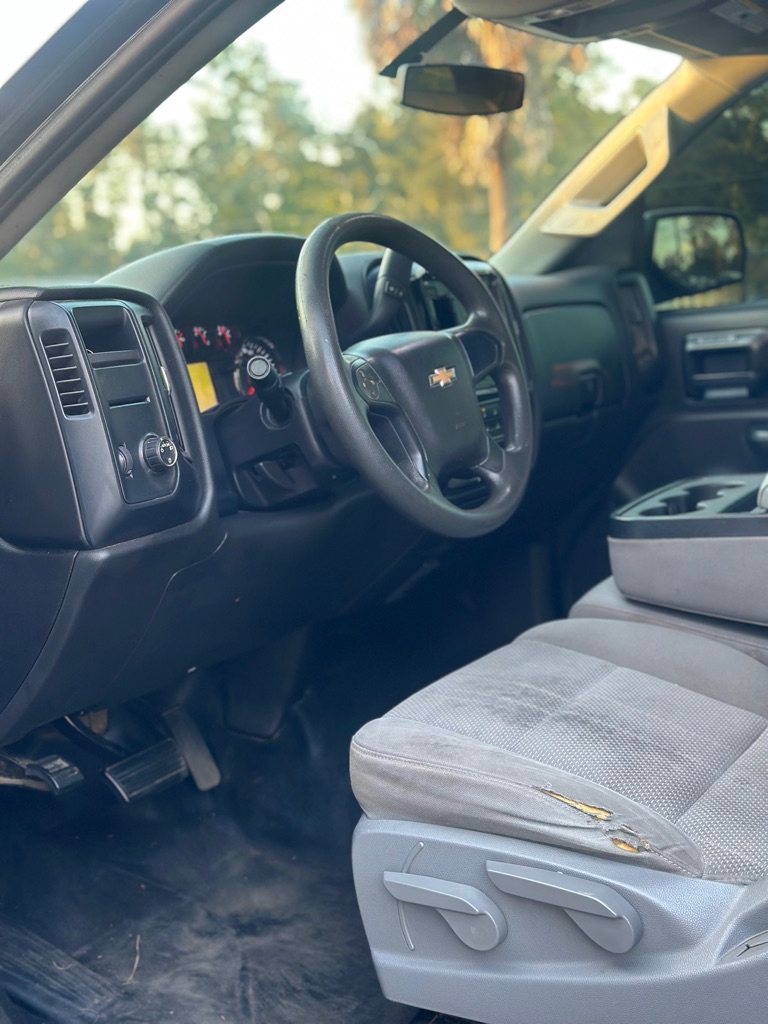 Photo 7 of this CHEVROLET SILVERADO 1500