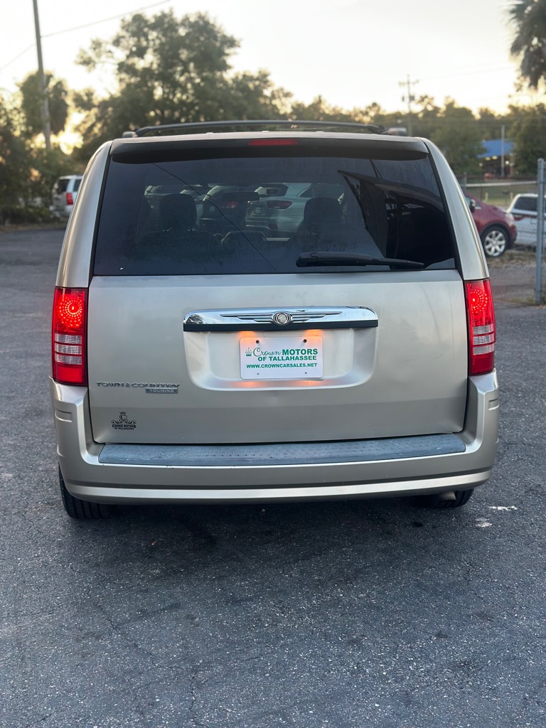 Photo 5 of this CHRYSLER TOWN & COUNTRY