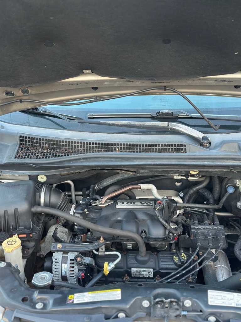 Photo 18 of this CHRYSLER TOWN & COUNTRY