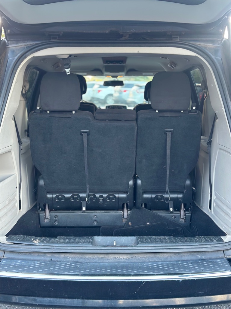 Photo 17 of this DODGE GRAND CARAVAN