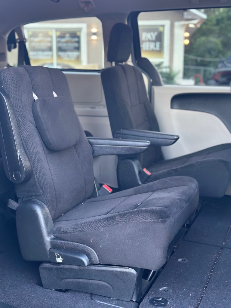 Photo 15 of this DODGE GRAND CARAVAN