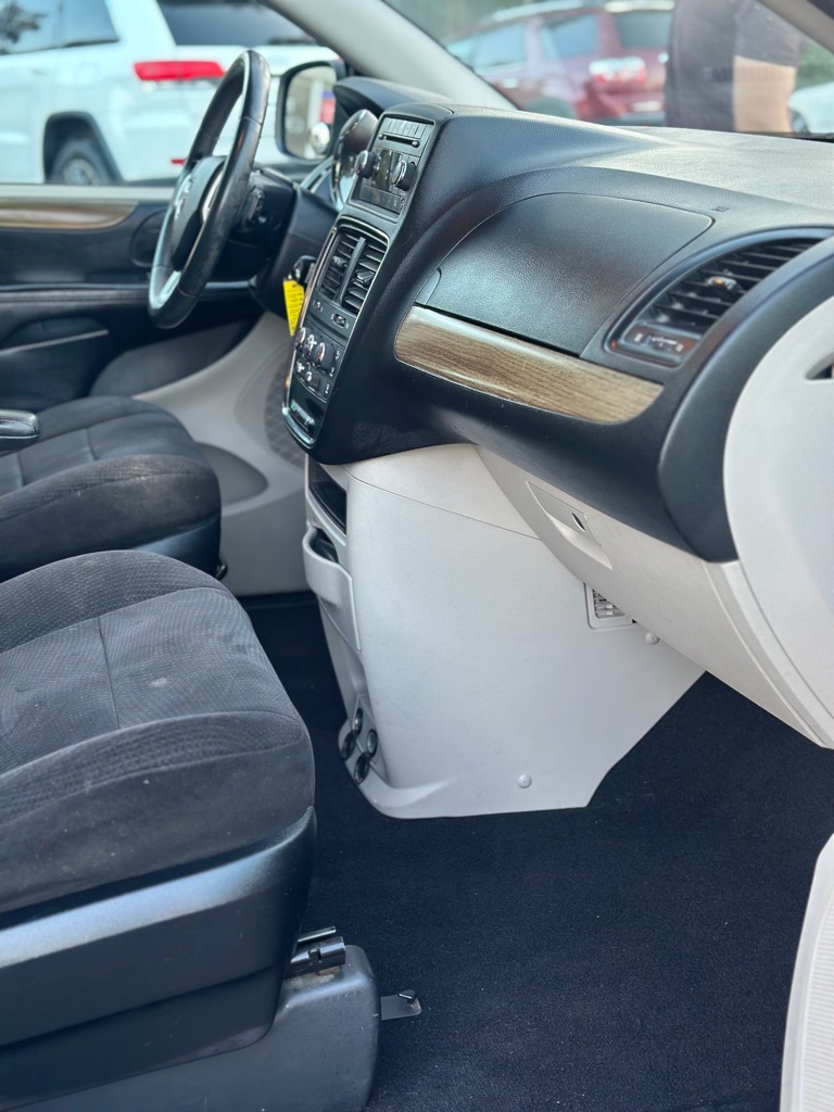Photo 13 of this DODGE GRAND CARAVAN