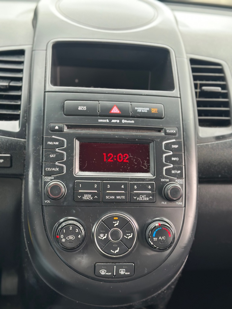 Photo 11 of this KIA SOUL