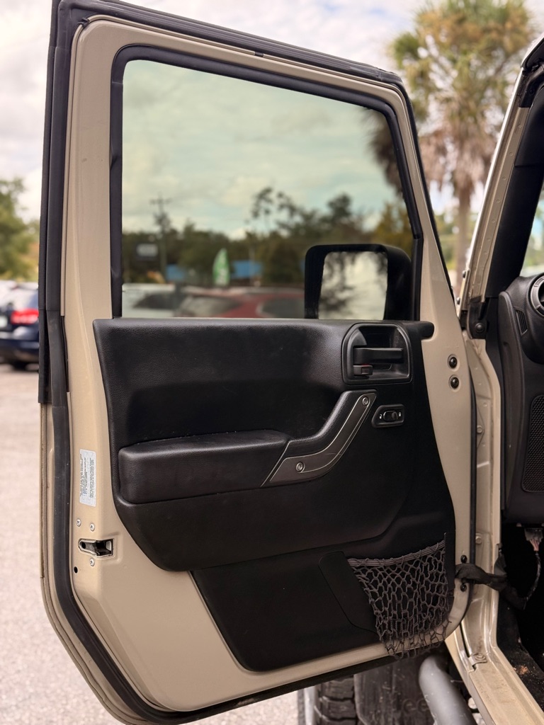 Photo 9 of this JEEP WRANGLER UNLIMI