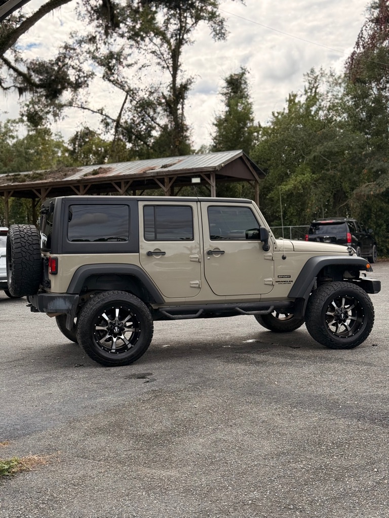 Photo 4 of this JEEP WRANGLER UNLIMI