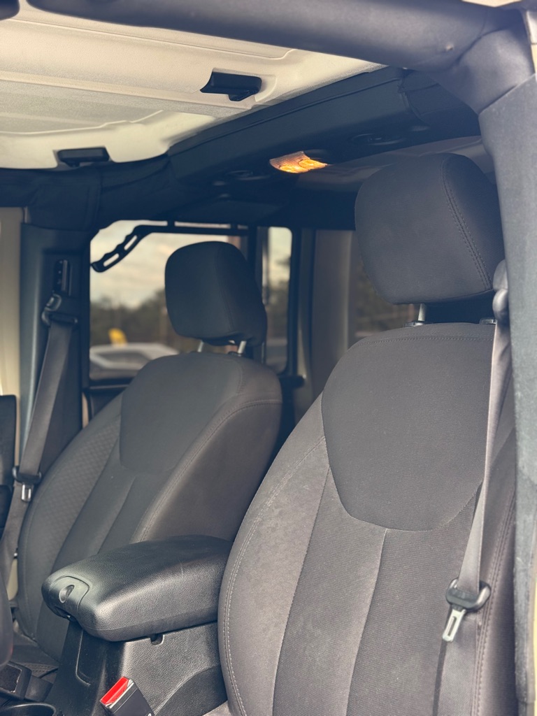 Photo 11 of this JEEP WRANGLER UNLIMI