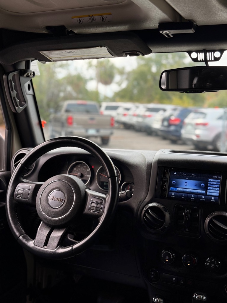 Photo 12 of this JEEP WRANGLER UNLIMI