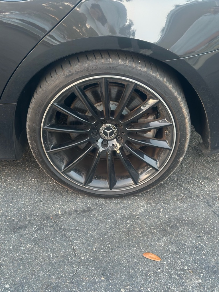 Photo 5 of this MERCEDES-BENZ CLS