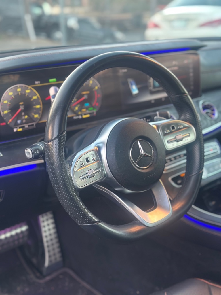 Photo 8 of this MERCEDES-BENZ CLS