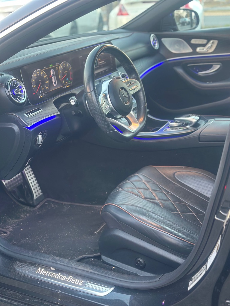 Photo 6 of this MERCEDES-BENZ CLS