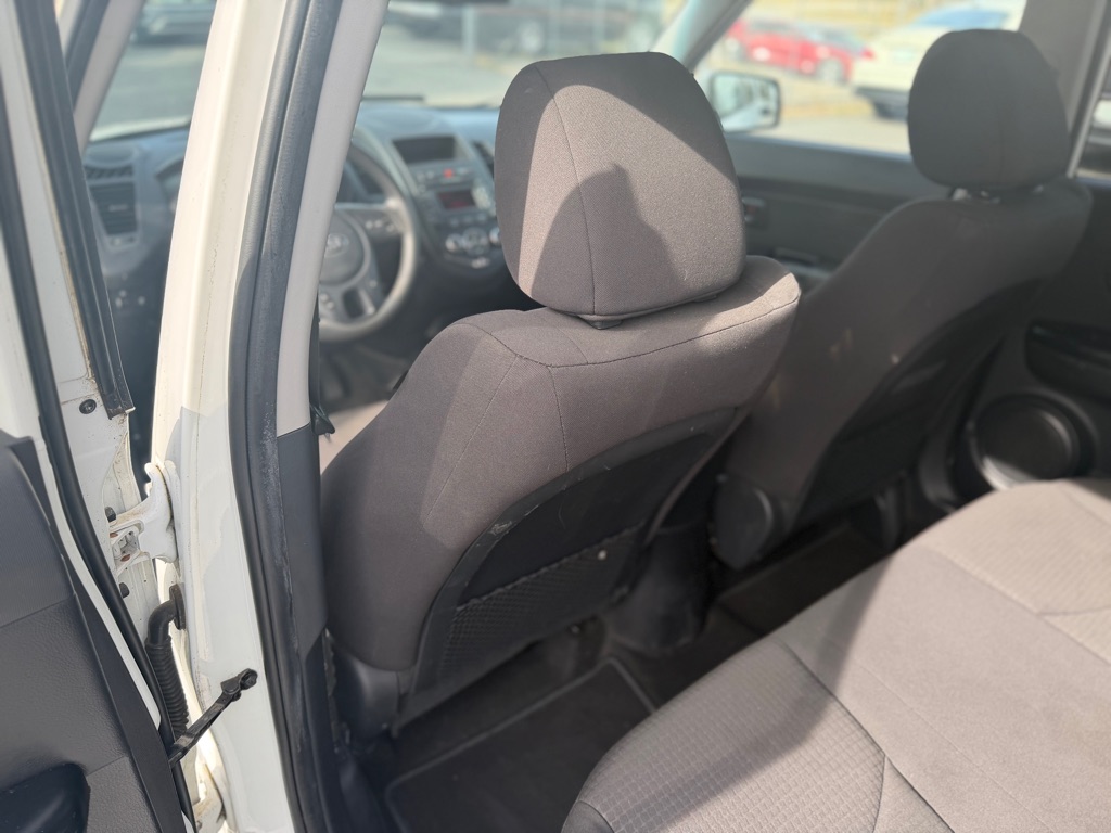 Photo 17 of this KIA SOUL