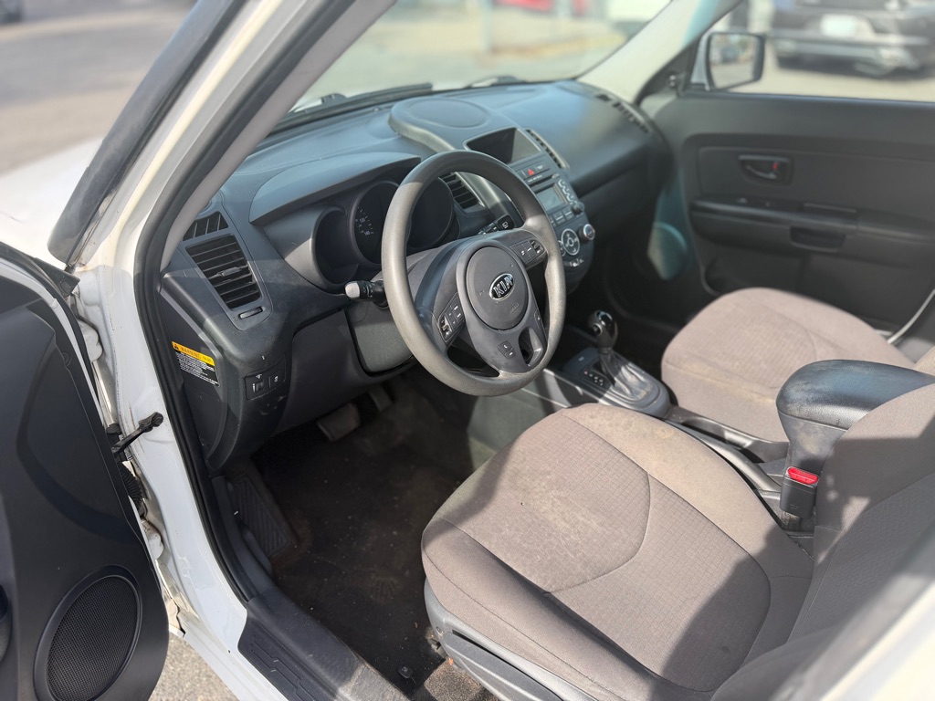 Photo 8 of this KIA SOUL