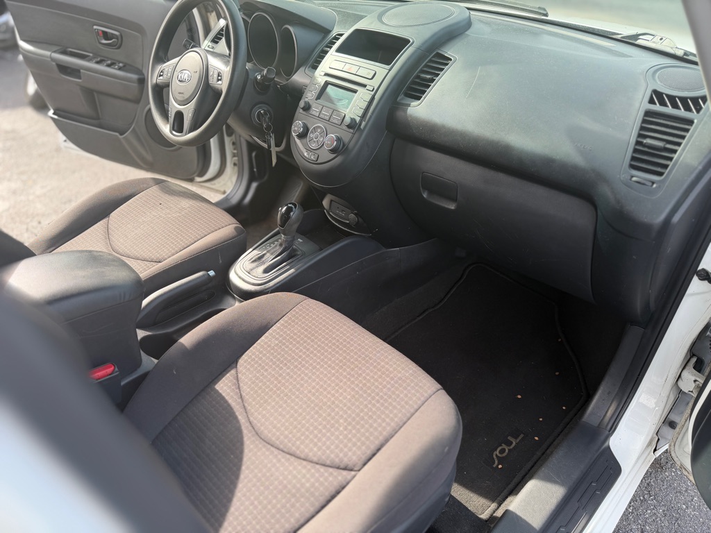 Photo 13 of this KIA SOUL
