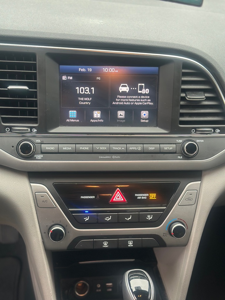 Photo 8 of this HYUNDAI ELANTRA