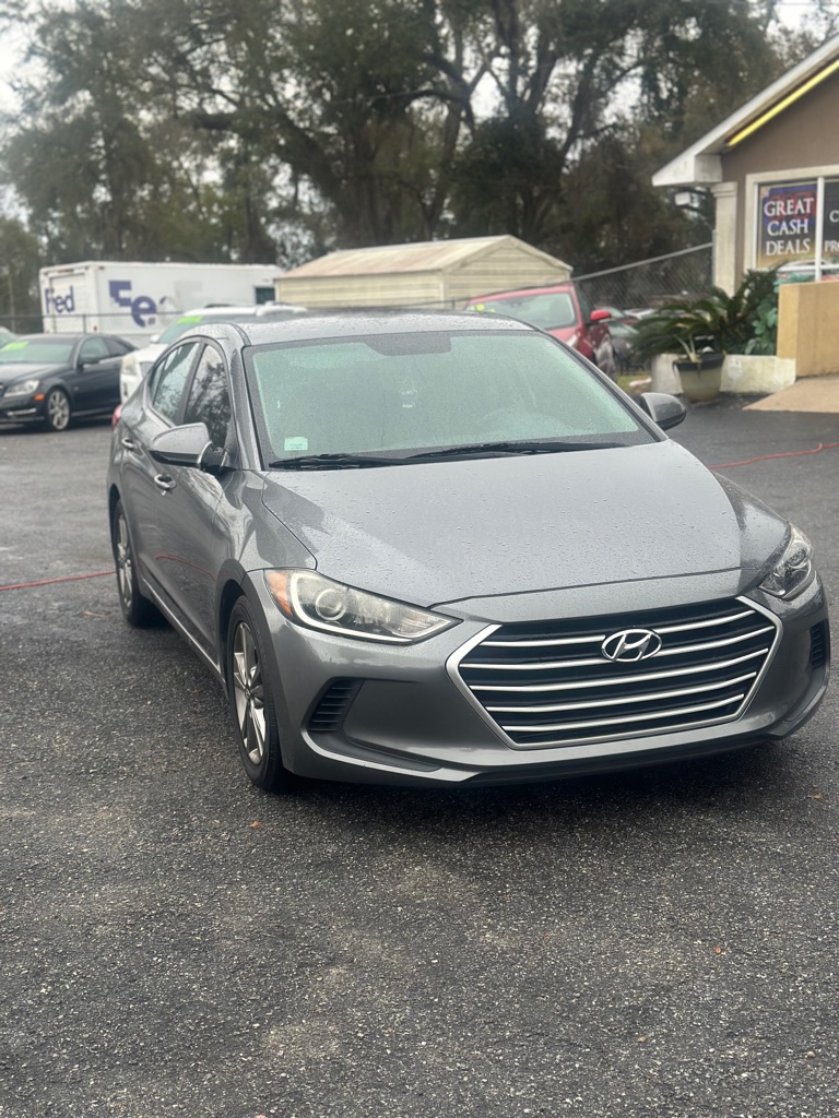 Photo 2 of this HYUNDAI ELANTRA