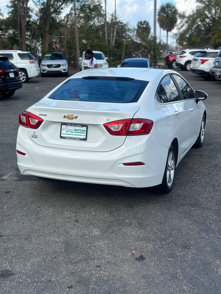 Photo 3 of this CHEVROLET CRUZE