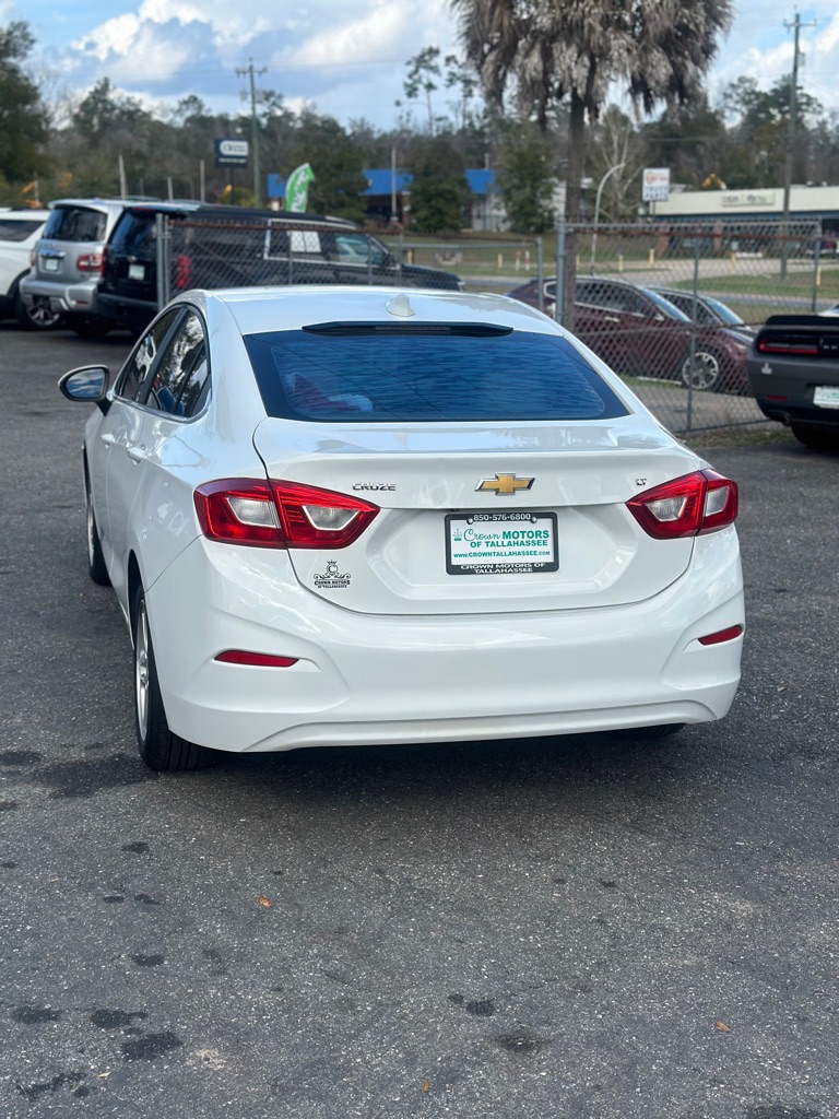 Photo 4 of this CHEVROLET CRUZE
