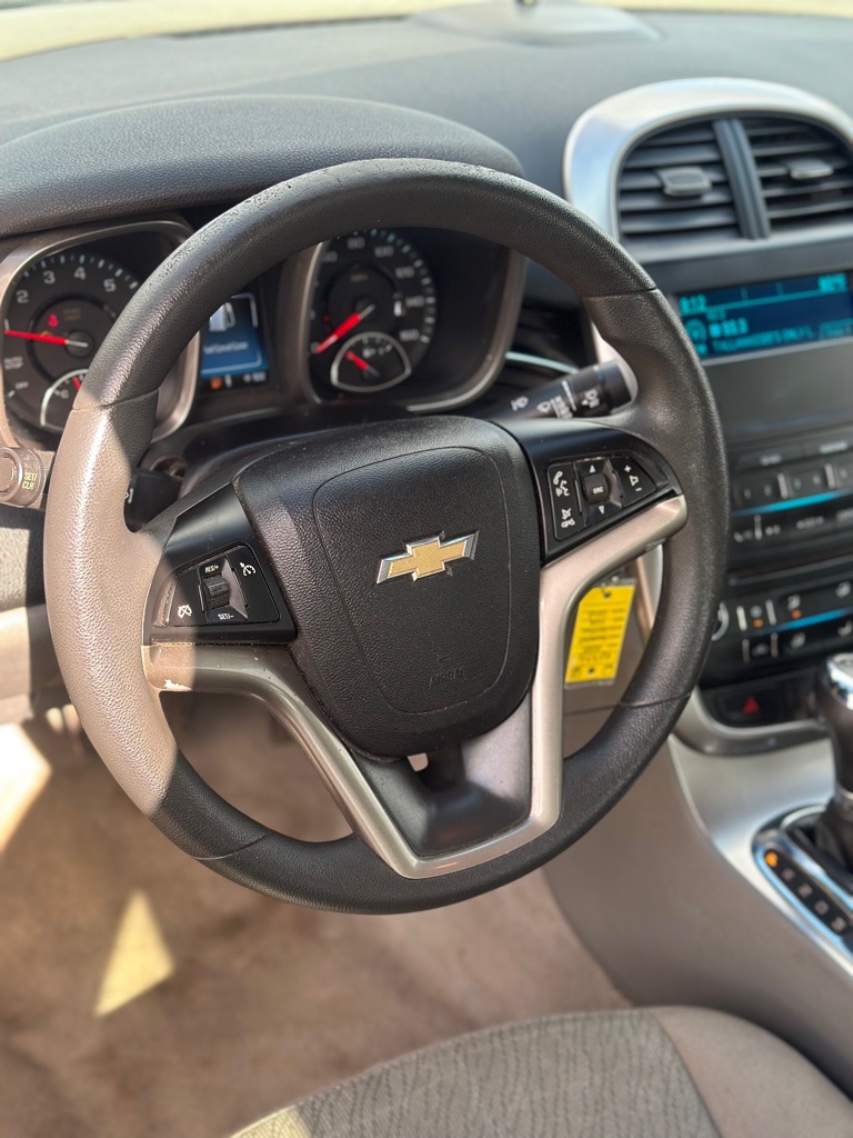 Photo 5 of this CHEVROLET MALIBU