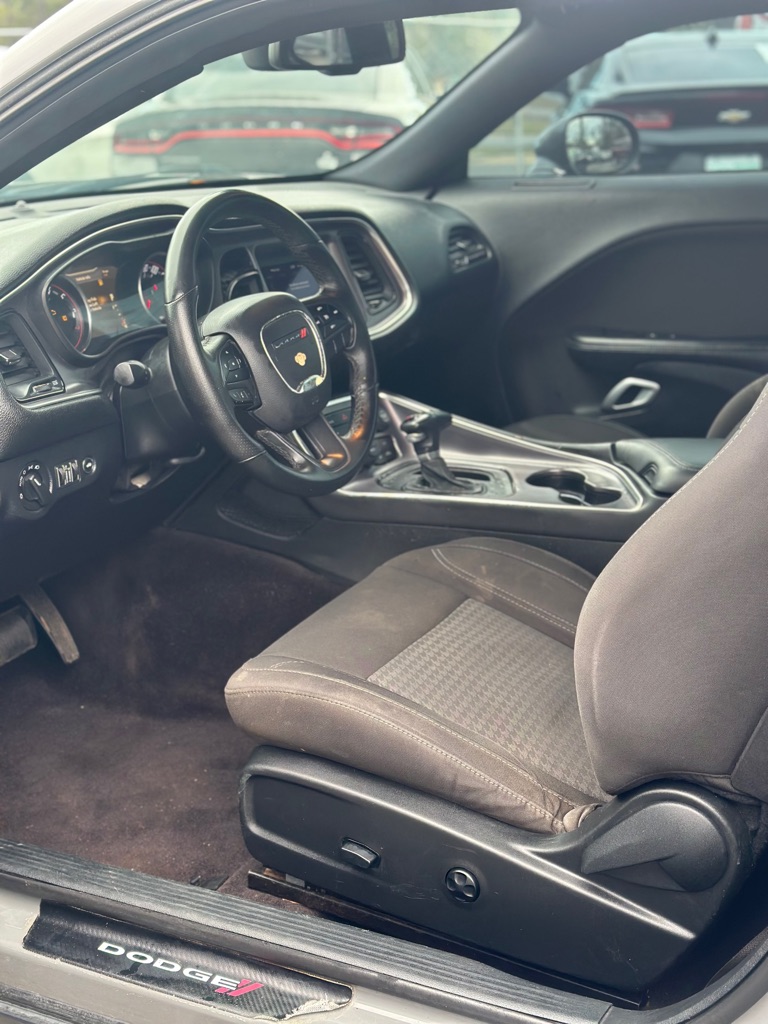 Photo 6 of this DODGE CHALLENGER