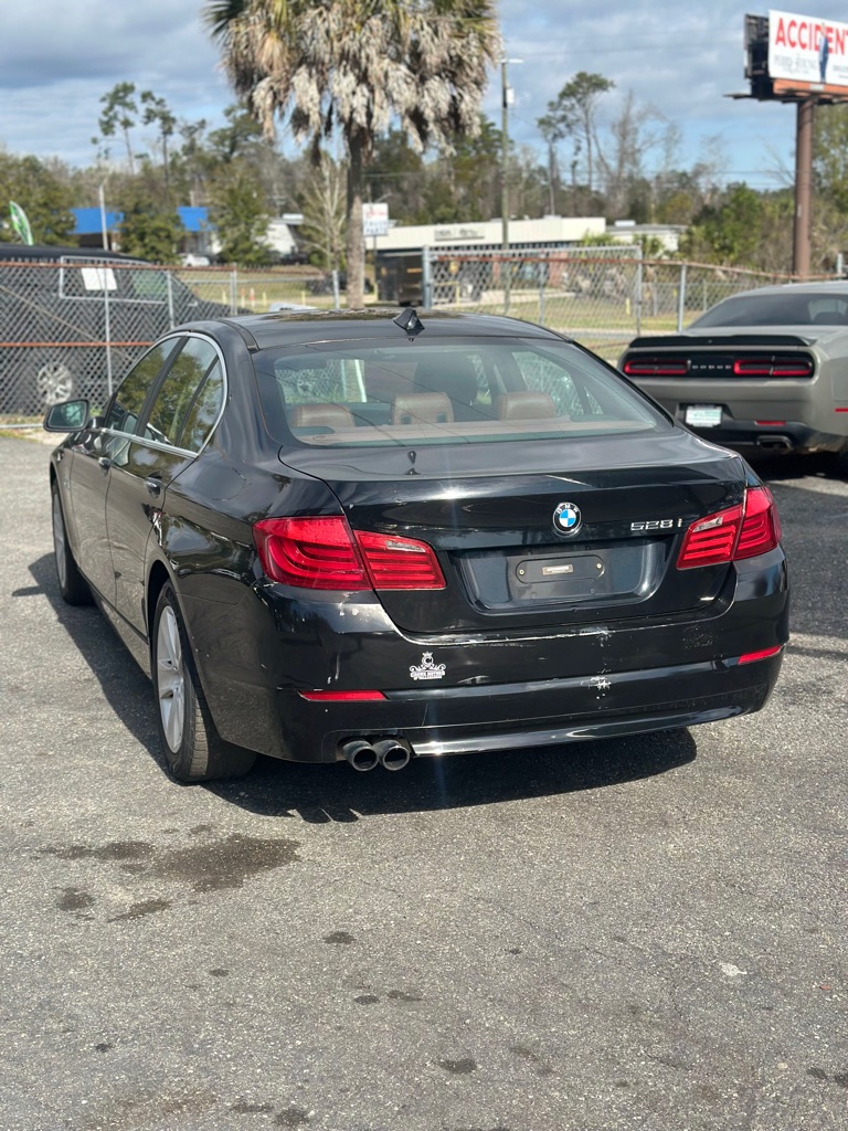 Photo 4 of this BMW 528