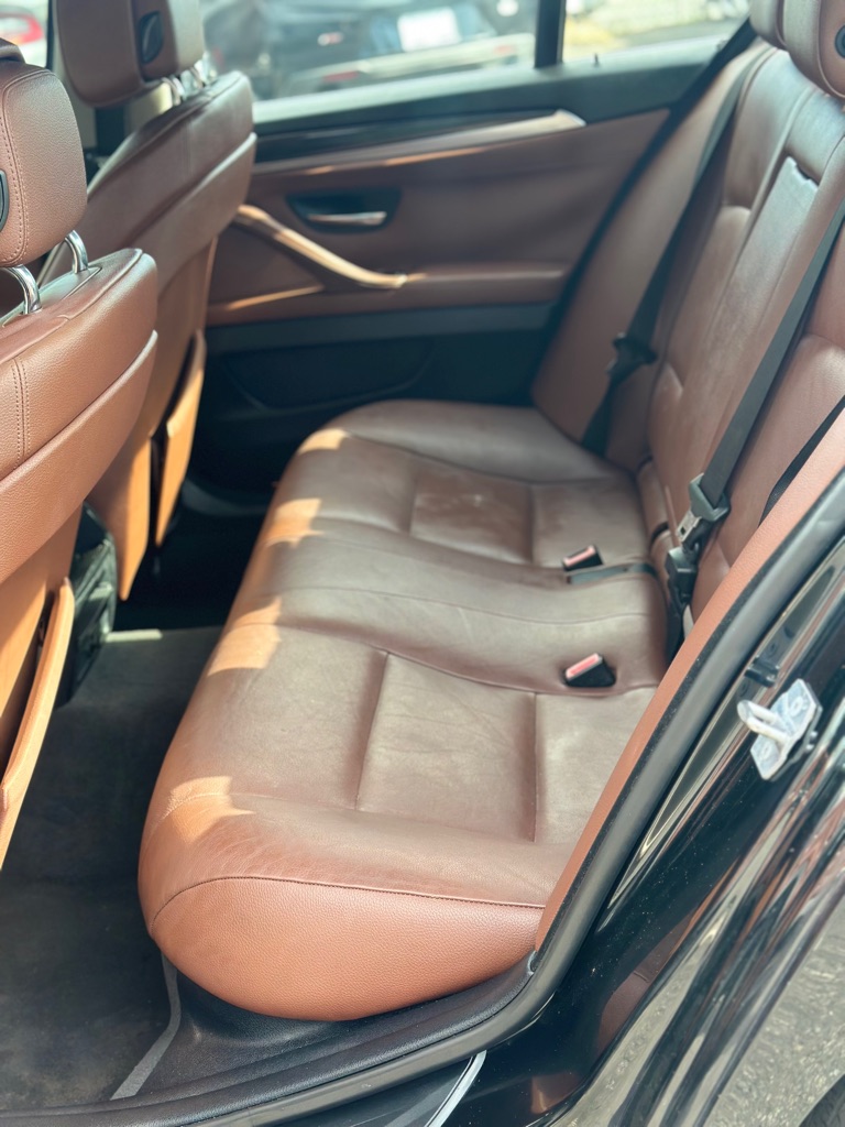 Photo 7 of this BMW 528