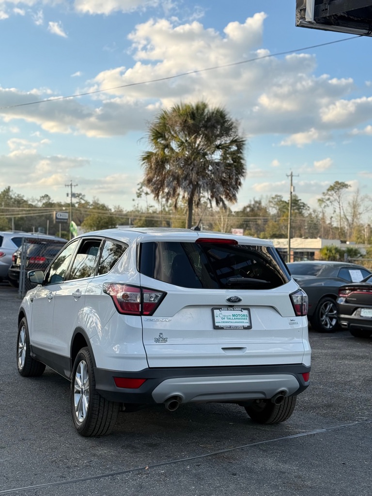 Photo 4 of this FORD ESCAPE