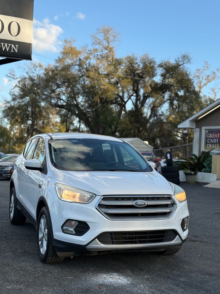 Photo 2 of this FORD ESCAPE