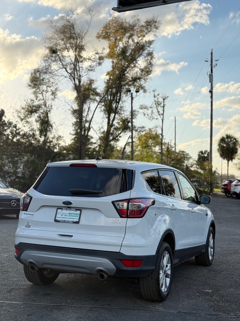 Photo 3 of this FORD ESCAPE