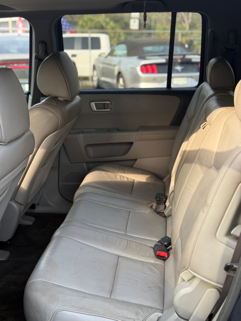 Photo 7 of this HONDA PILOT
